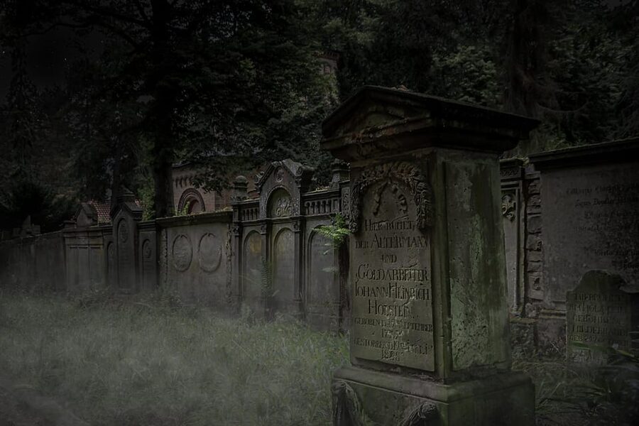 Osnabrück: "Gallows, graves & crooks" (adventure tour) - Who should book this experience?