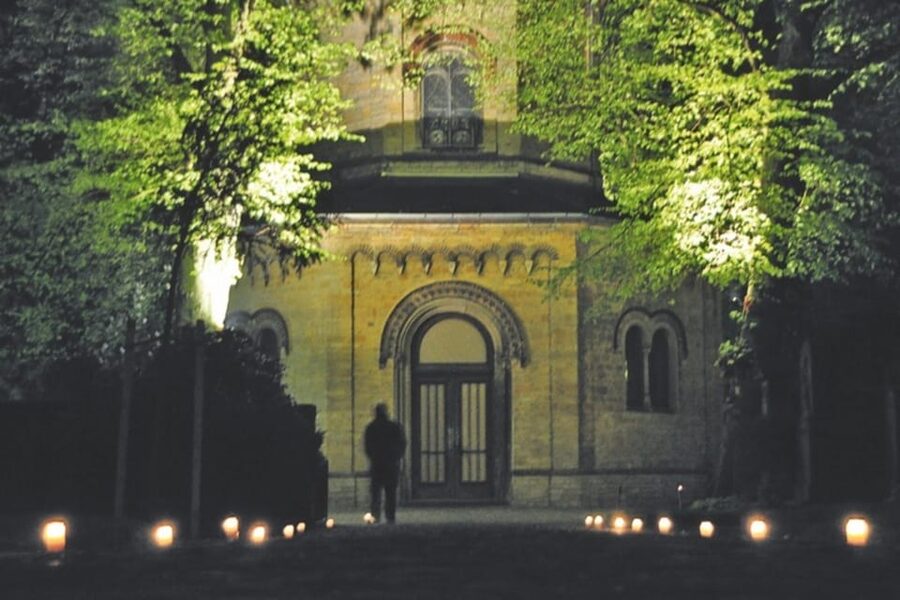 Osnabrück: "Gallows, graves & crooks" (adventure tour) - The Hase cemetery and the work of a gravedigger