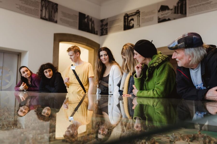 Osnabrück: Rathaus- und Altstadt Tour (Stadtführung) - What makes the experience worth remembering