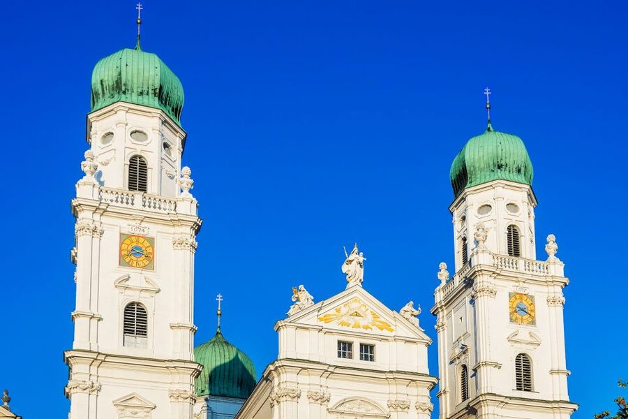 Passau: City Highlights Guided Walking Tour - St. Stephen’s Cathedral and its 100-meter baroque presence