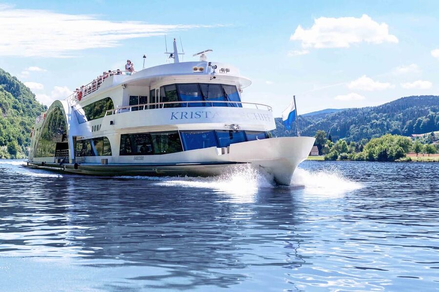 Passau: Crystal Ship Sightseeing Cruise - Starting at Anlegestelle A11 in Passau
