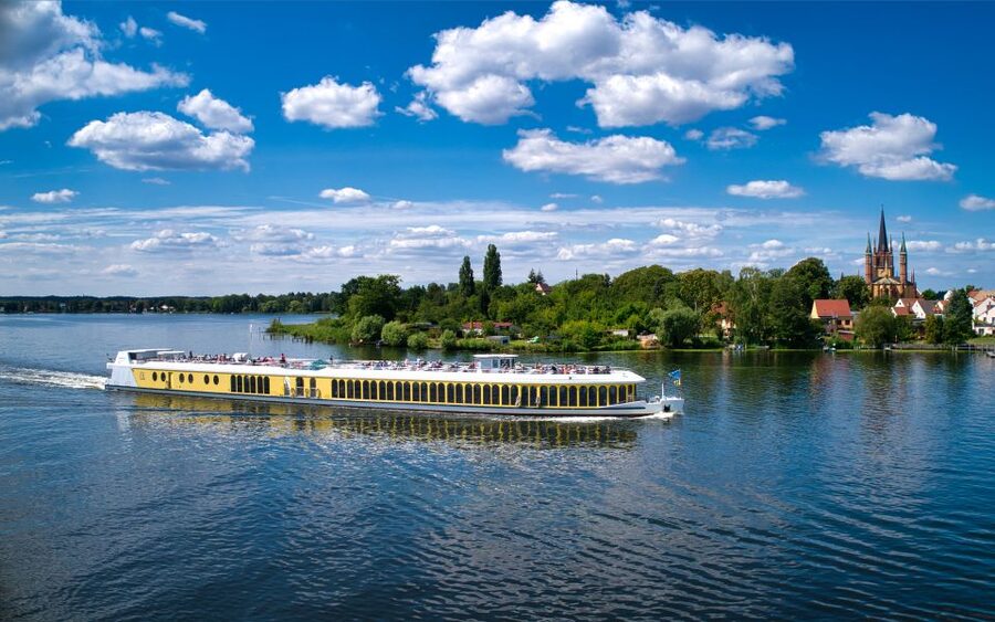 Potsdam by Boat: Island Cruise - Caputh Castle and the village of Caputh