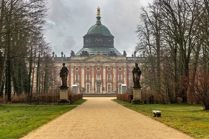 Potsdam Walking City Tour - Meeting your guide at 9 a.m.