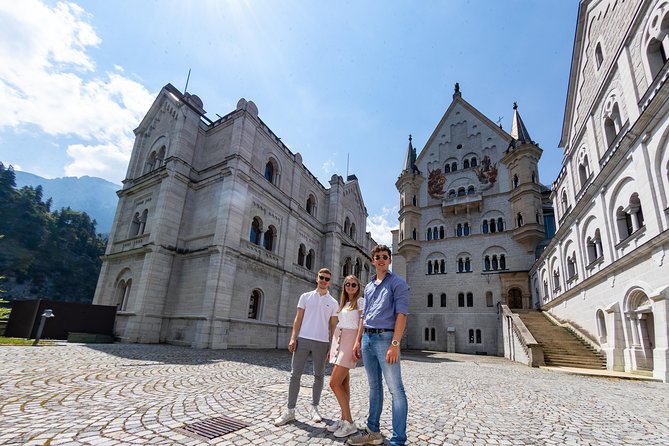 Premium Neuschwanstein Castle and Linderhof VIP Tour from Munich - Meeting in Munich and crossing Bavaria
