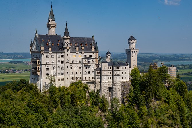 Premium Neuschwanstein Castle and Linderhof VIP Tour from Munich - Marienbrücke and the famous castle photograph