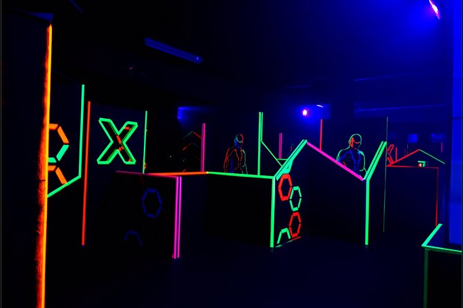 Premium Zone Lasertag in Göppingen - Inside the arena: surfaces, obstacles, and game modes