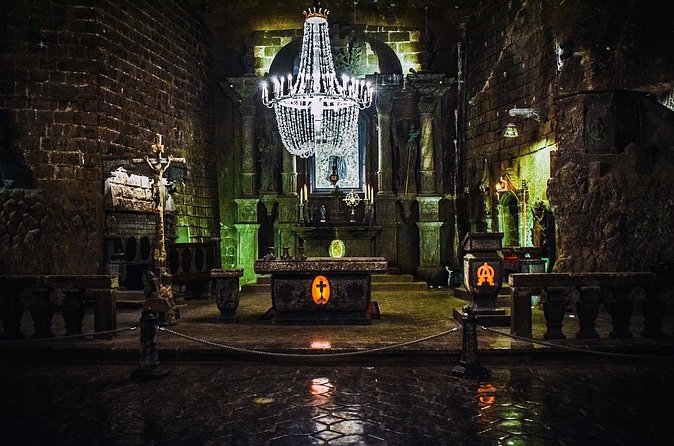 Private 3-Day Tour from Berlin to Krakow Auschwitz Poland - The guide service and private format