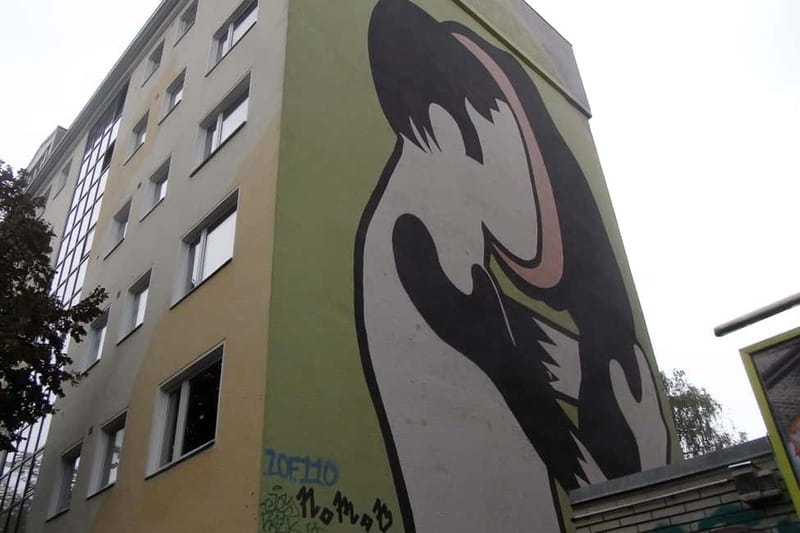 Private Alternative Berlin Tour -Murals, Graffiti and Squats - Berlin’s alternative culture in 2.5 hours