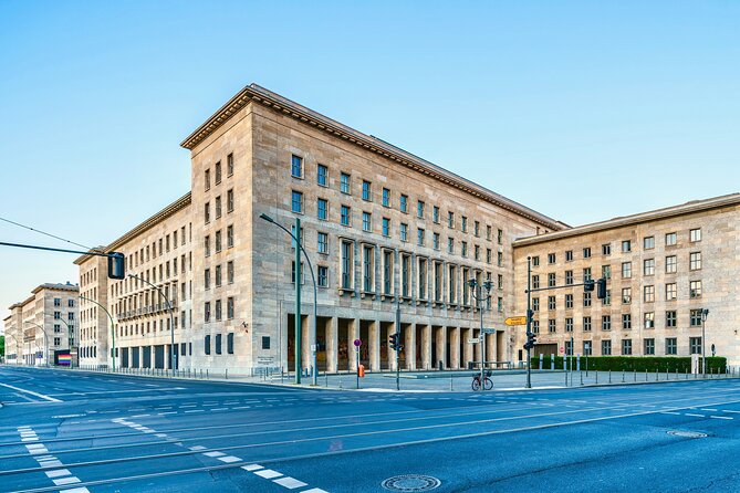 Private Berlin Walking Tour - Berlin Wall remains: turning division into a readable story