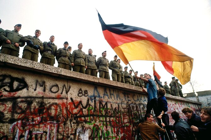 Private Berlin Walking Tour - The Führerbunker site: a powerful lesson in what is missing
