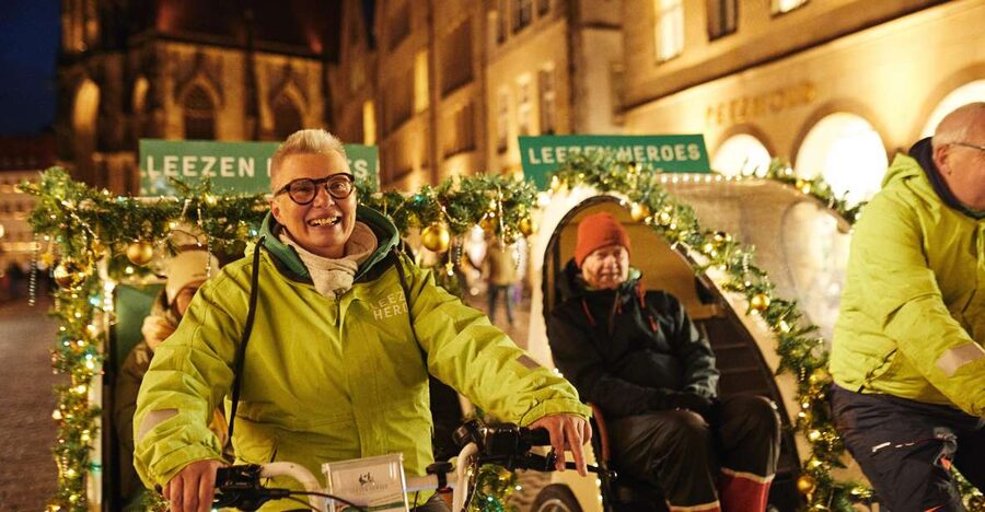 Private Christmas Tour in Münster including Glühwein - A Warm Start Beside Münster City Hall