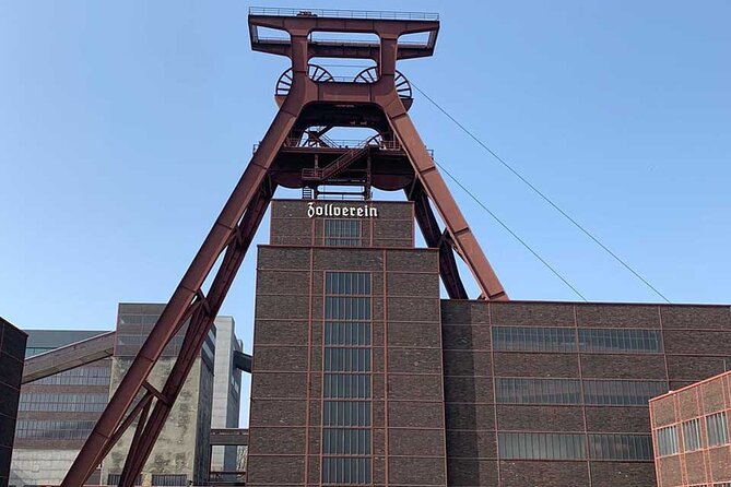 Private city rally around the Zollverein Coal Mine Industrial Complex in Essen - Why the private format matters