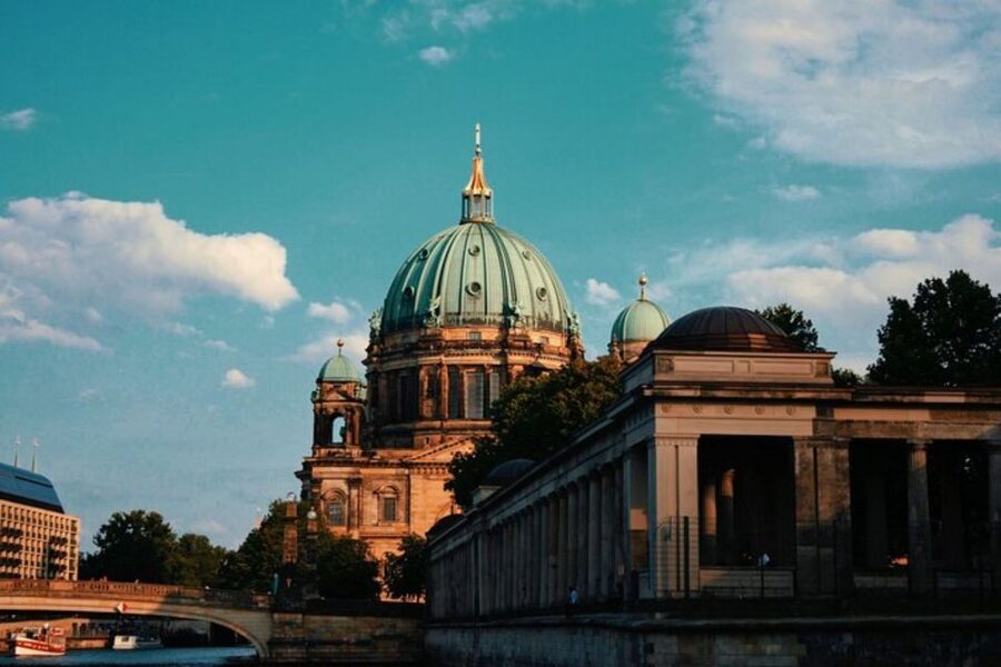 Private custom tour with a local guide Berlin - How long should you book?