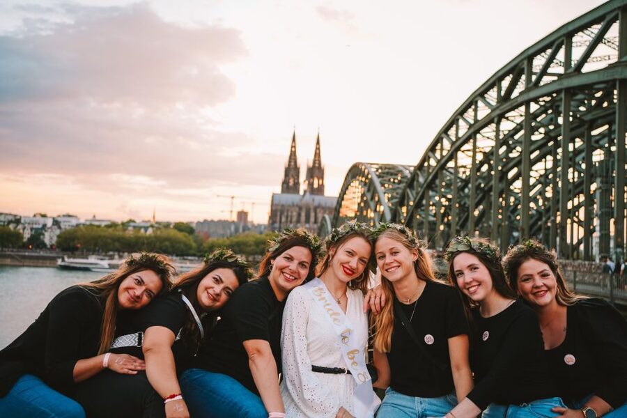 Private photoshoot in Cologne - Starting at Cologne Cathedral