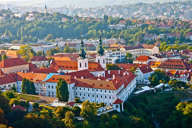 Private Transfer from Berlin to Prague with 2h of Sightseeing - Pickup details that deserve attention
