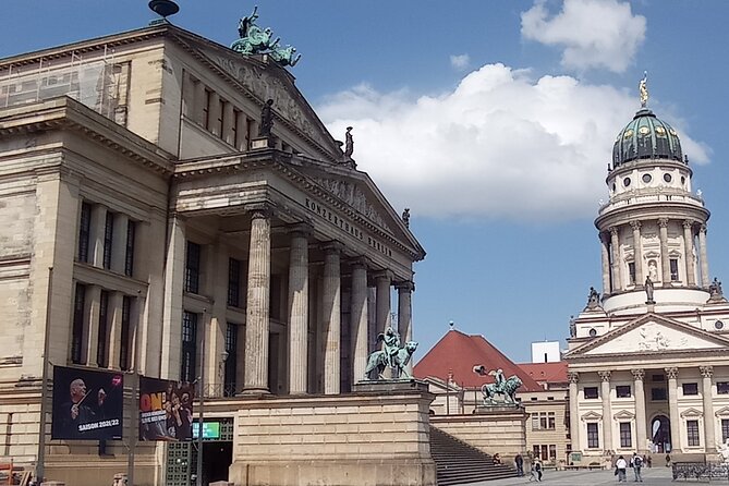 Private Walking Sightseeing Local Berlin Tour Guides up 15 Person - Checkpoint Charlie and the Berlin Wall
