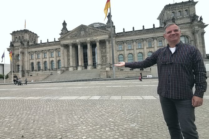 Private Walking Tour Berlin 3 hours: Brandenburg, Historic Center - Unter den Linden, Gendarmenmarkt, and Museumsinsel