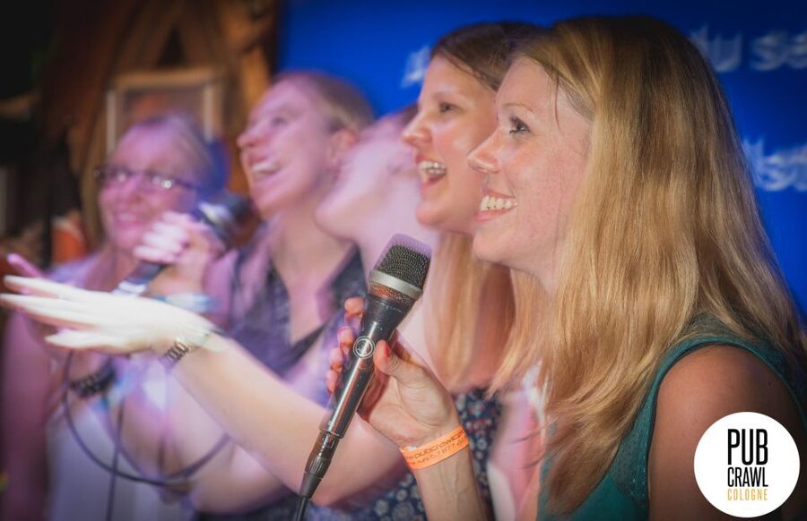 Pub Crawl Cologne Including Admission Fee for Bars and Shots - The final club and its strict door policy