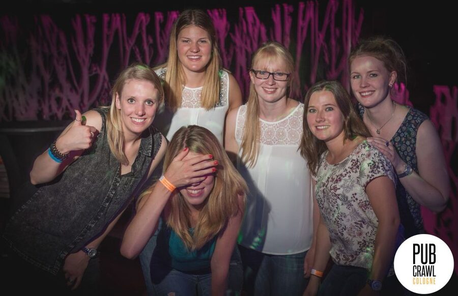 Pub Crawl Cologne Including Admission Fee for Bars and Shots - Eating, drinking, and staying in control