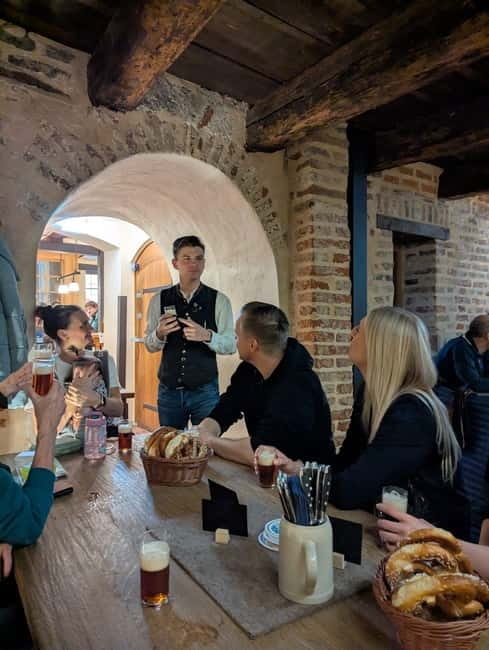 Pub crawl incl. Oktoberfest museum guided tour with beer tasting (private) - Key Details Worth Knowing
