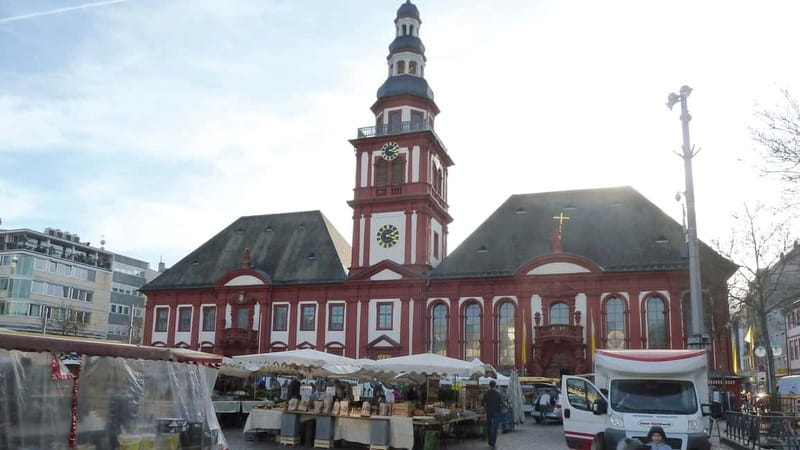 Public tour With Bertha Benz through the city of inventors Costume tour - Water Tower and Friedrichsplatz: A Grand Opening