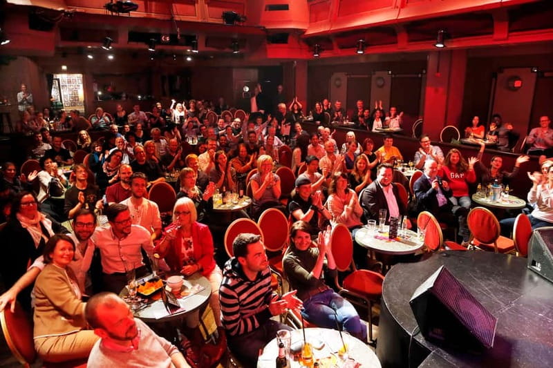 Quatsch Comedy Club Berlin: Die Live Show Entry Ticket - Seating, drinks, and the room’s weak spot