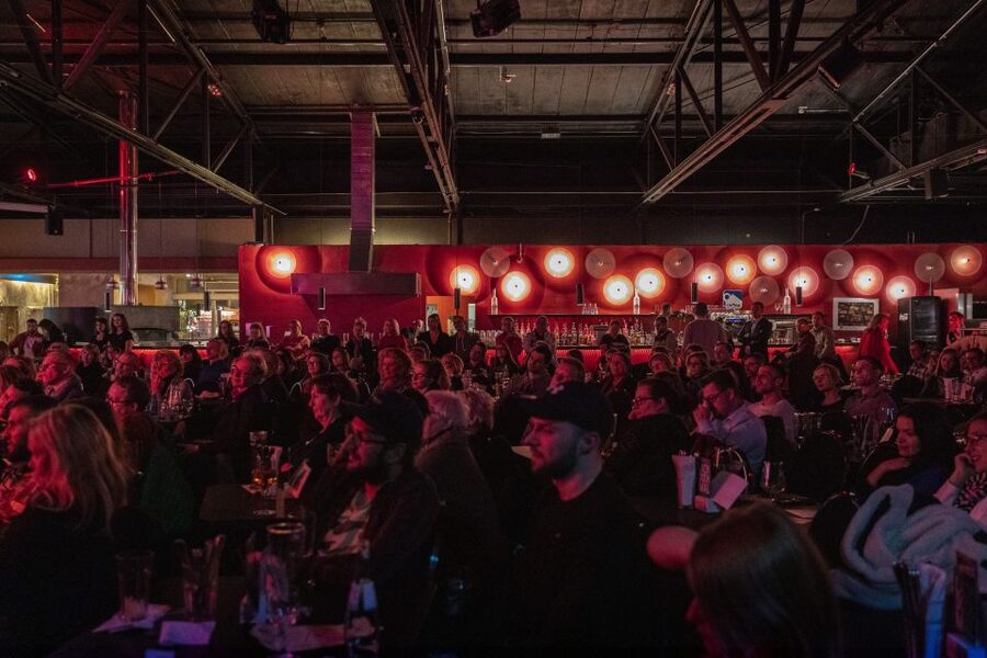 Quatsch Comedy Club München: Die Live Show - Atmosphere and organization