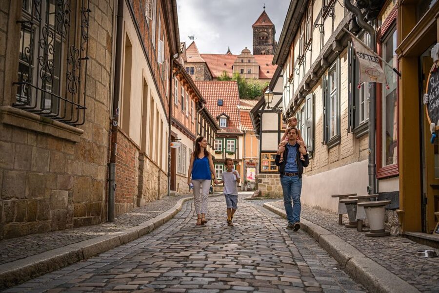 Quedlinburg: Guided City Highlights Walking Tour - Practical tips for a smoother walk