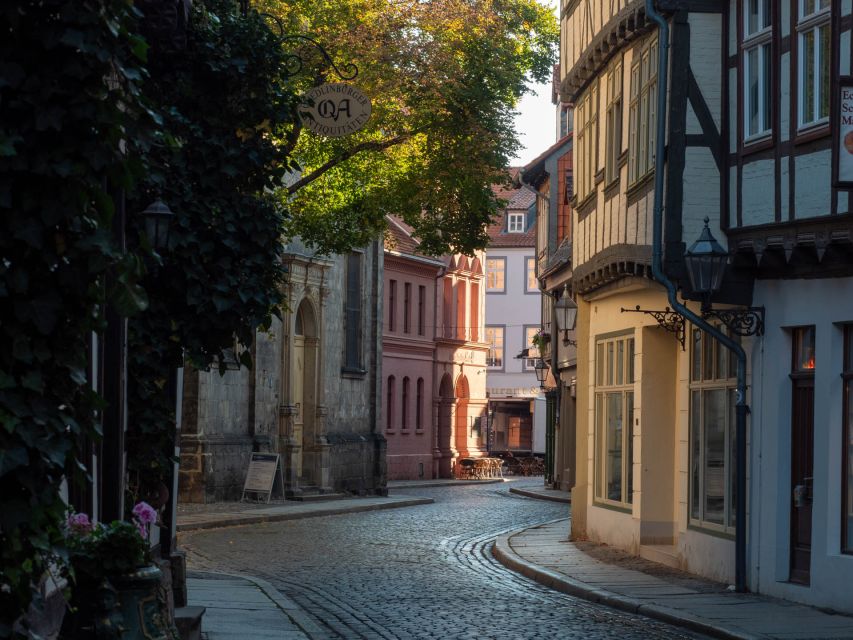 Quedlinburg: Guided City Highlights Walking Tour - From Henry I to Quedlinburg’s famous sons and daughters