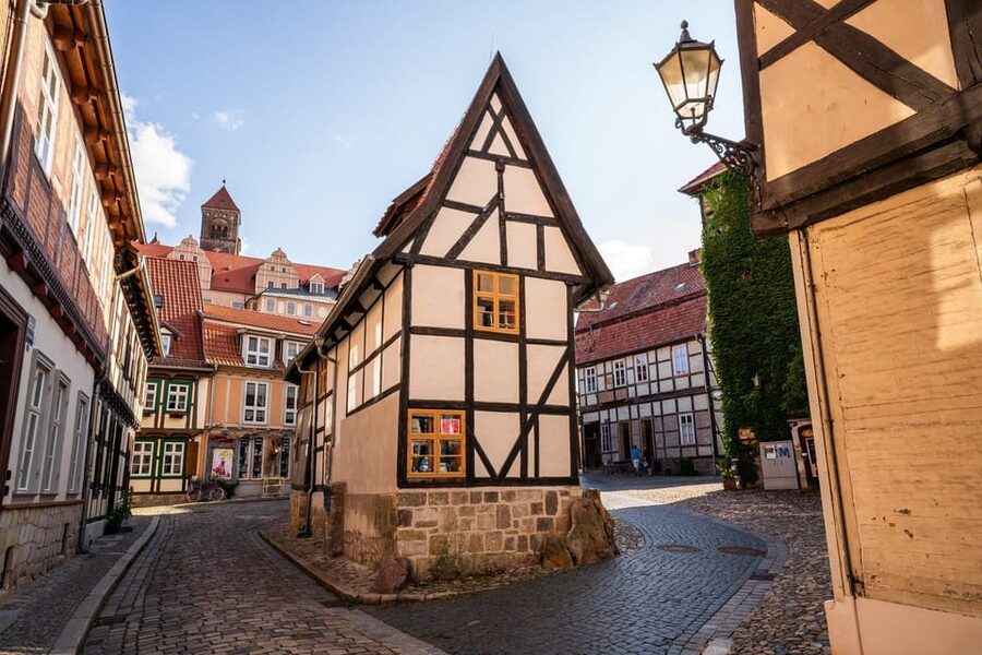 Quedlinburg: Guided City Walk - Highlights tour (private) - Castle Garden and St. Servatii