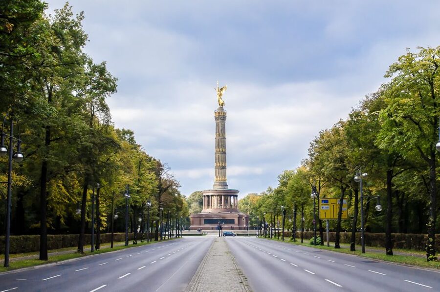 Queer Berlin Walking Tour - Tiergarten, meeting places, and the Berlin Wall