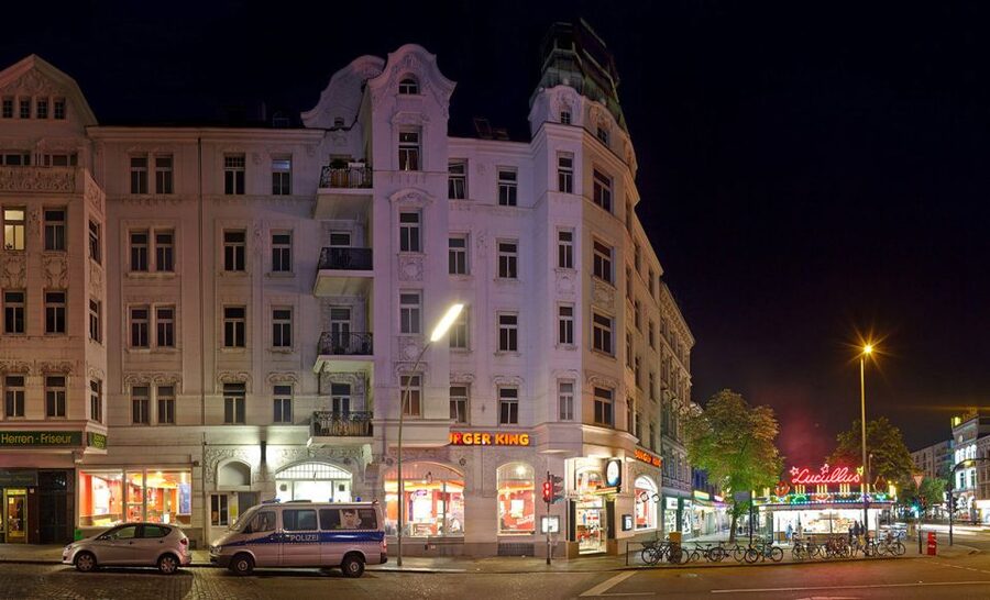 Reeperbahn Walking Tour with St. Pauli Local - Spielbudenplatz and the early Reeperbahn story
