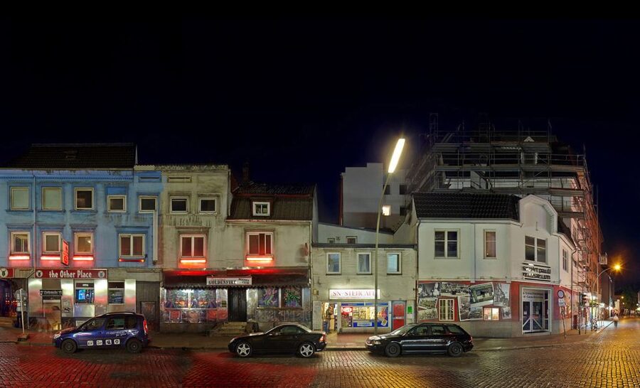 Reeperbahn Walking Tour with St. Pauli Local - Who should take this Reeperbahn tour?