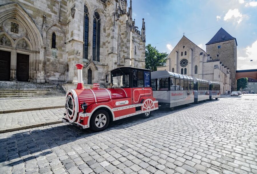 Regensburg: City Tour with the Bimmelbahn Train - Beginning at the Cathedral