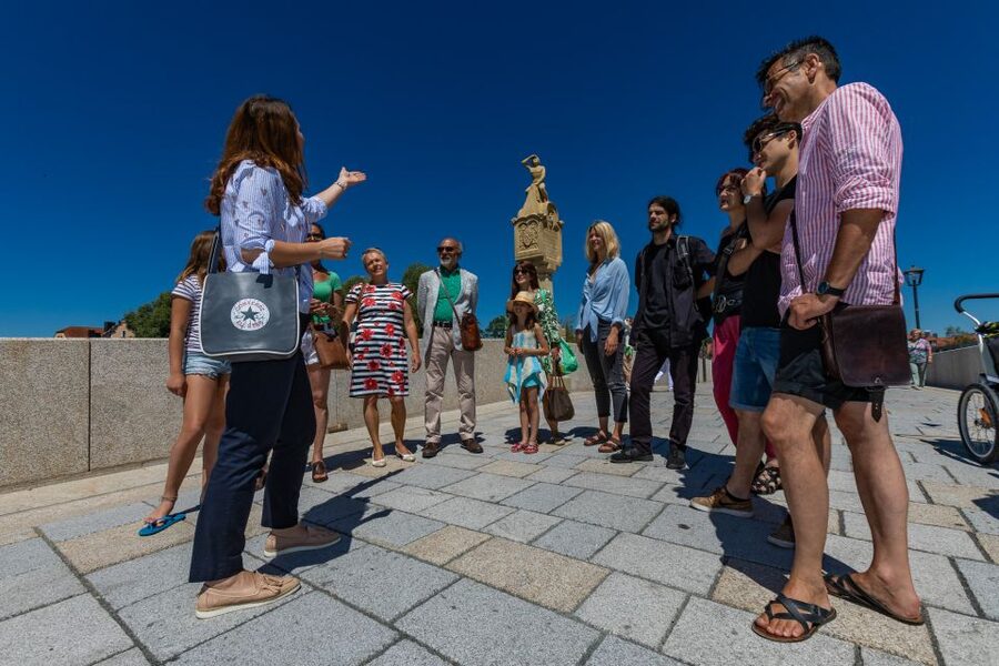 Regensburg: Guided City Walking Tour of the Old Town - Starting at Rathausplatz in Regensburg
