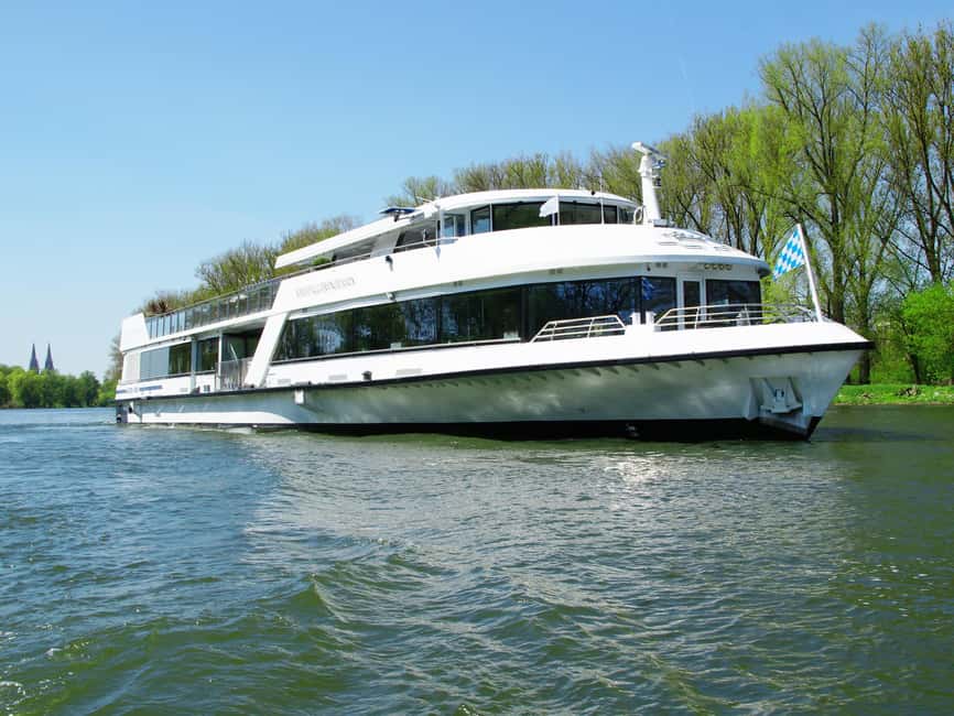 Regensburg: Sightseeing Cruise to Walhalla - The Crystal Queen or Princes experience