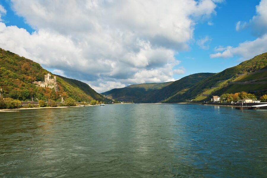 Rhine Valley Castles: 1.5-Hour Boat Tour from Rüdesheim - Boarding in Rüdesheim and choosing your seat