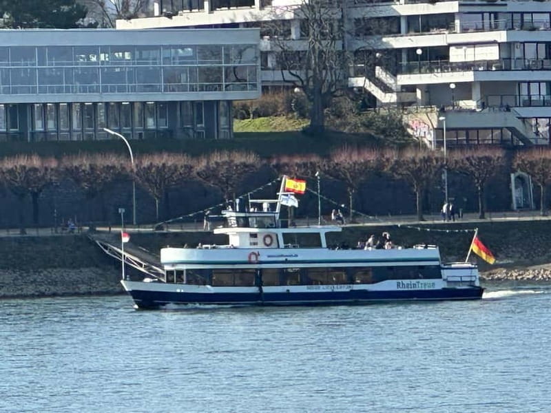 RhineRiverBoatTour from Bonn to Königswinter with Live Guide - Watching Bonn from the Rhine
