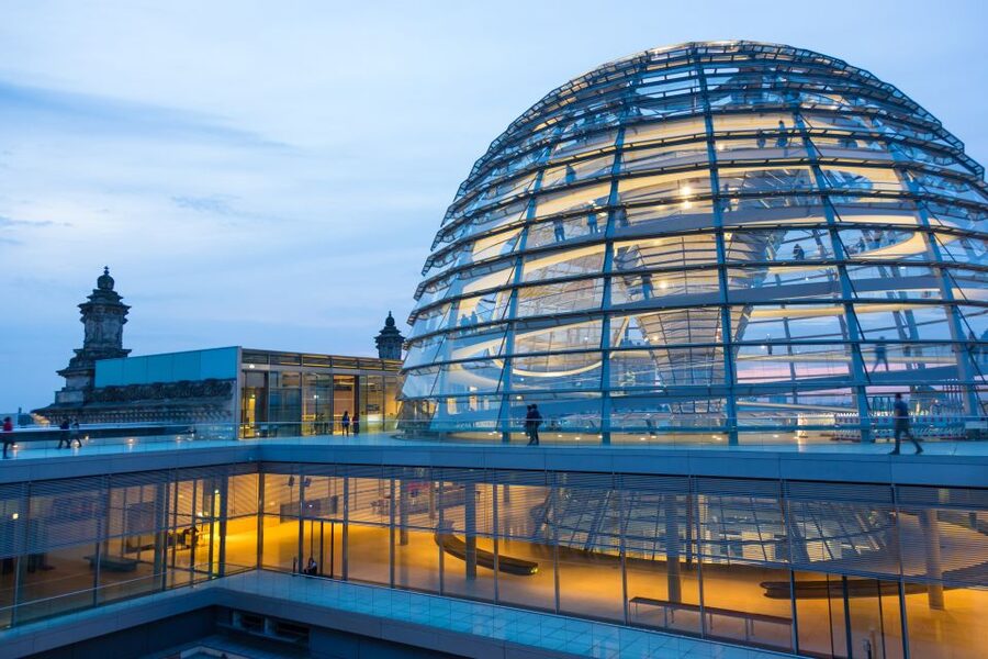 Rooftop Aperitif at Reichstag Käfer Restaurant - Arriving at the Reichstag on Scheidemannstraße