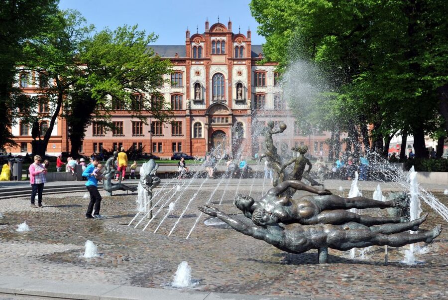 Rostock: Guided tour of the historic city center - What the ratings suggest about the guide