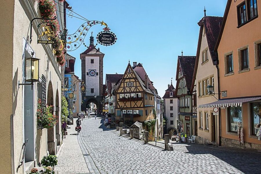 Rothenburg ob der Tauber: Private Guided Walking Tour - St. James Church and the religious heart of town