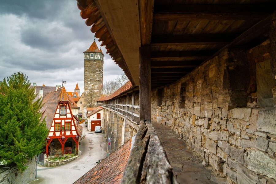 Rothenburg ob der Tauber: Private Guided Walking Tour - Choosing the Crime Museum, tower, or a snowball