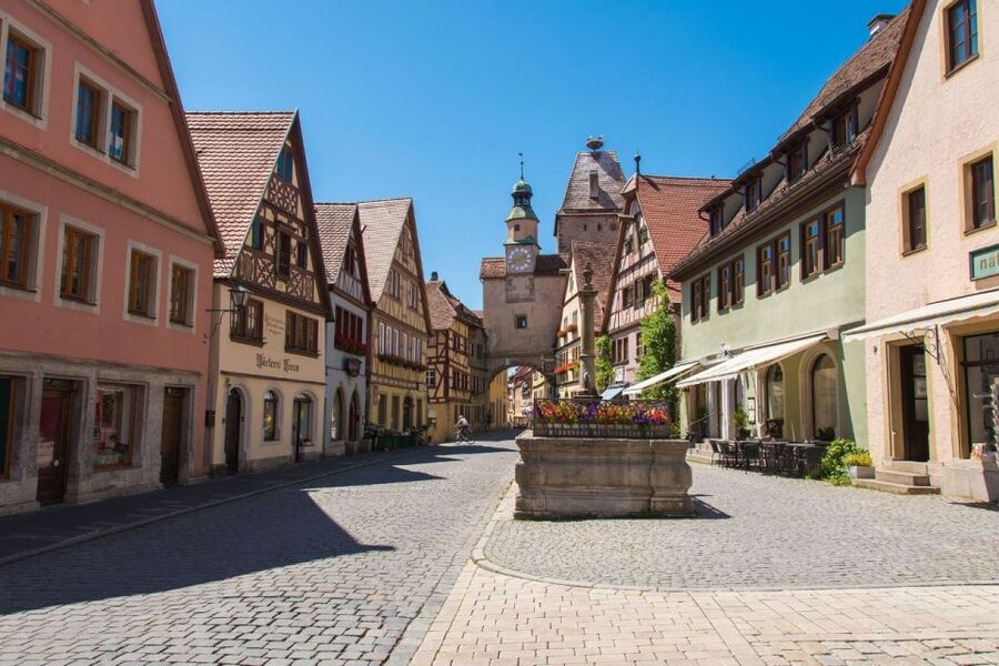 Rothenburg ob der Tauber: Private Guided Walking Tour - Market Square, Town Hall, and the town’s public face