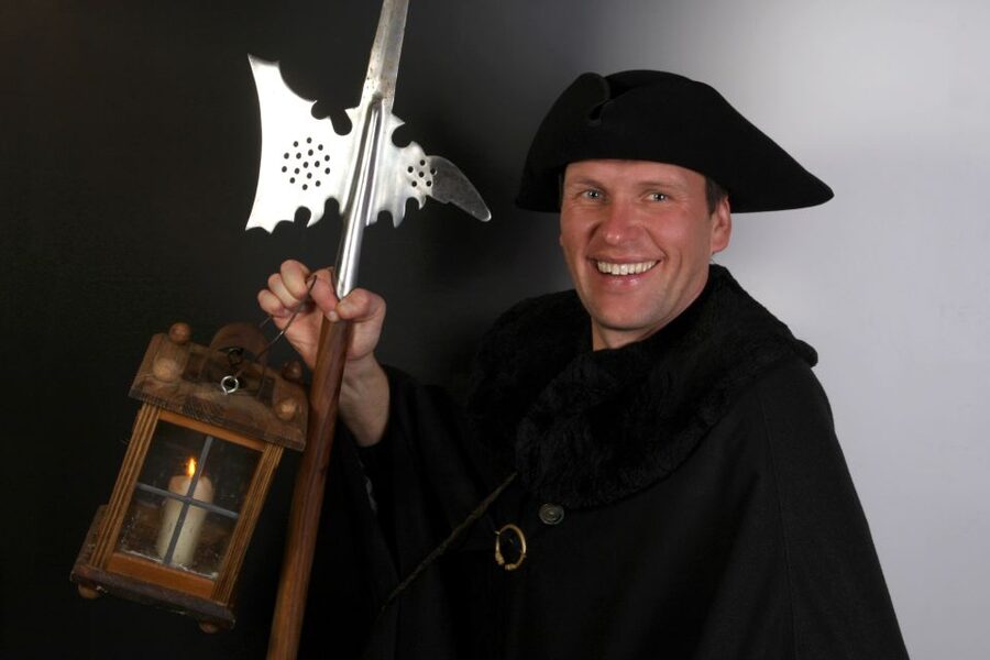 Rothenburg: Private Night Watchman Tour - The guides make or break the hour