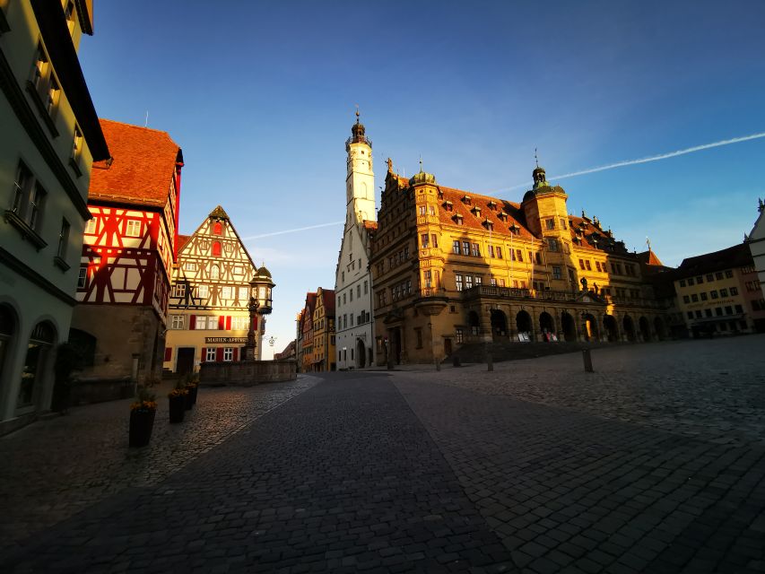 Rothenburg: Private Night Watchman Tour - Meeting the watchman beside St. James Church