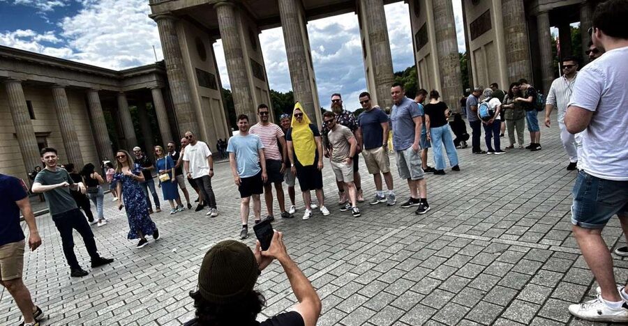 Rude Bastards Tour of Berlin - A middle break helps, but plan for tired feet