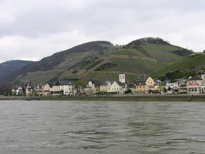 Rüdesheim am Rhein: Christmas Boat Cruise on the Rhine - Continuing to the Rüdesheimer Weihnachtsmarkt der Nationen