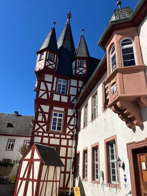 Rüdesheim: city tour with music and wine and Rüdesheim coffee - Inside the music cabinet cinema hall