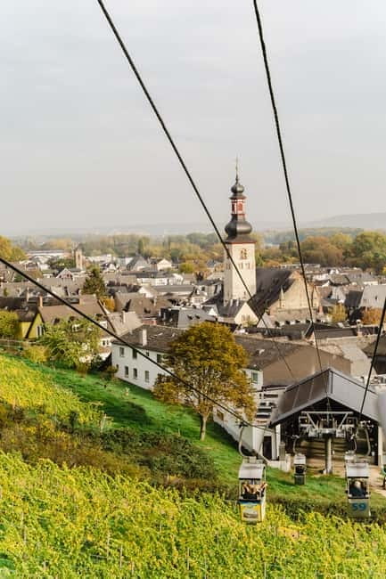 Rüdesheim: city tour with music and wine and Rüdesheim coffee - Beginning at the historic music cabinet