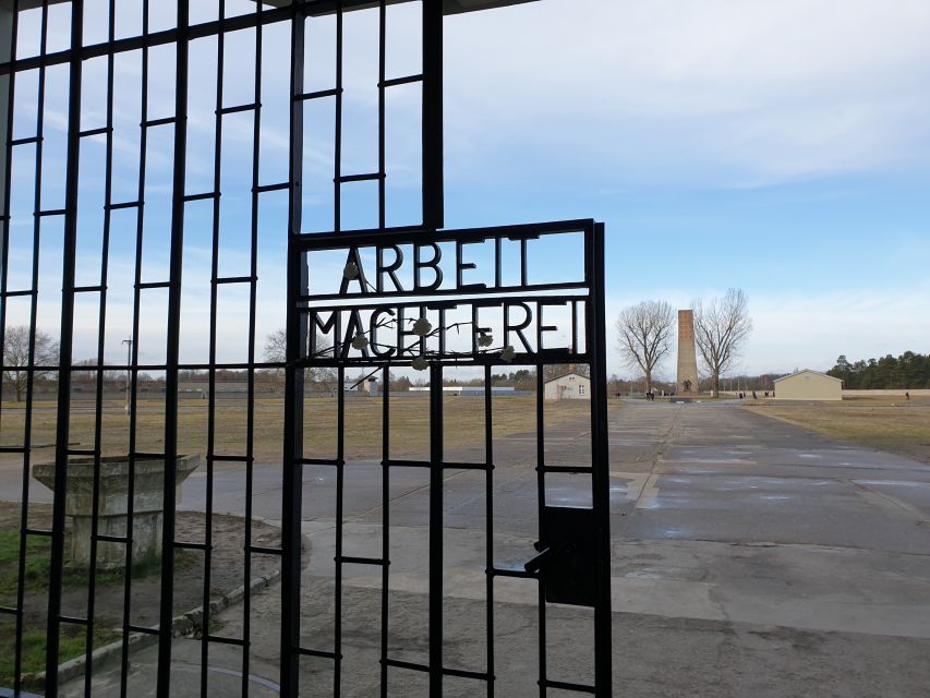 Sachsenhausen Memorial: Walking Tour from Berlin - What the guides add to the experience